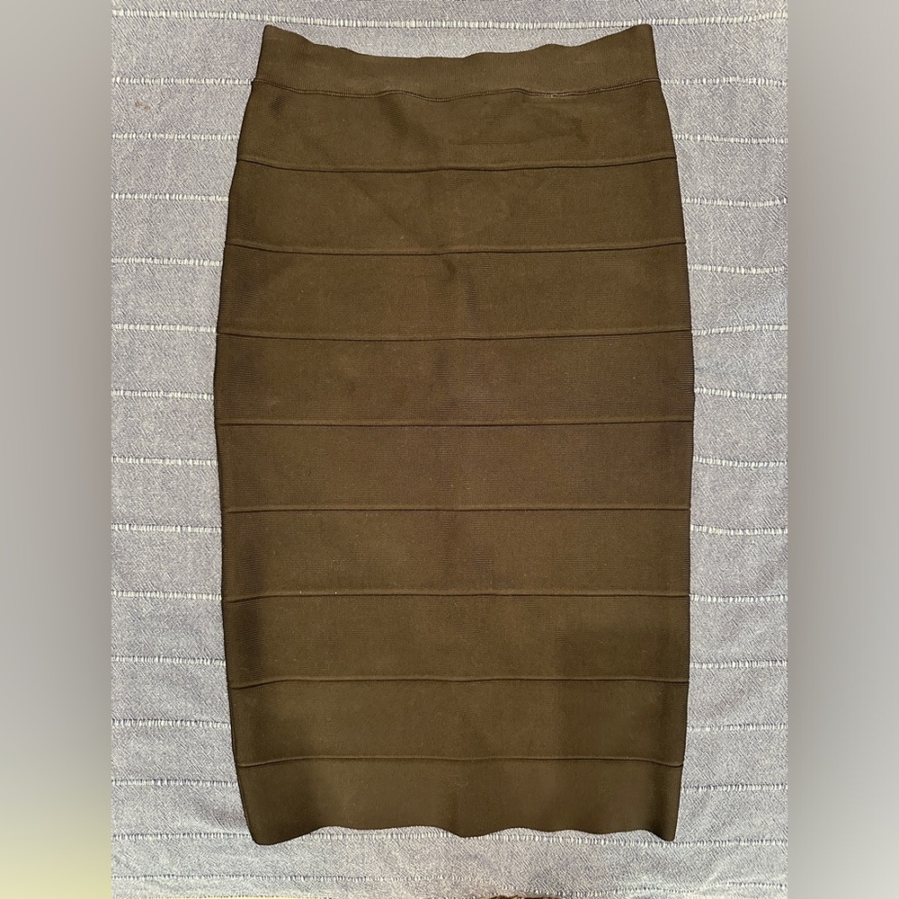 BCBGMaxAzria Black Ribbed Midi Skirt